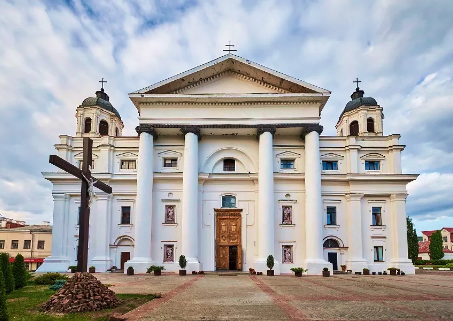 Топ самых прыгожых каталіцкіх храмаў Беларусі — Belarus Travel